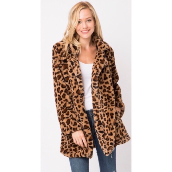 Jackets & Blazers - Gorgeous Faux Fur Coat in Leopard Print